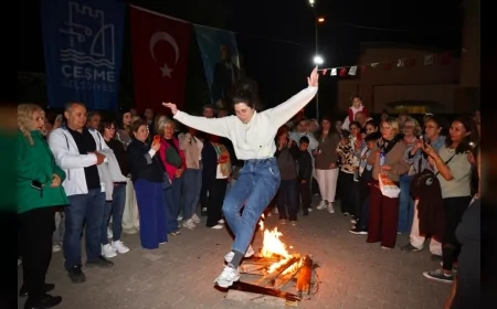 Çeşme’de Üç Ayrı Noktada Yakılan Hıdırellez Ateşleriyle Bahar Coşkusu Yaşandı