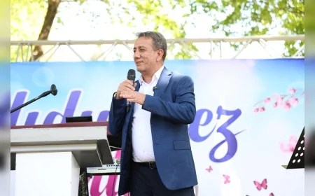 Efeler Belediye Başkanı Anıl Yetişkin: “Çiçekleri koparabilirsiniz ama baharın gelişini engelleyemezsiniz”