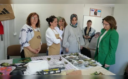 Kocaeli Büyükşehir Belediyesi Başkan Vekili Berna Abiş BAŞMEK Yeşilyurt Kurs Merkezi’nde kursiyerlerle buluştu