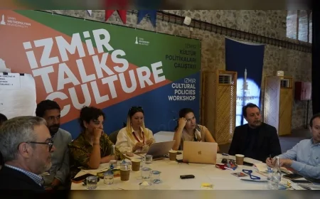 İZMİR BÜYÜKŞEHİR BELEDİSİ KÜLTÜR POLİTİKALARI ÇALIŞTAYINDA KENTİN KÜLTÜREL GELECEĞİNE YÖN VERECEK TASLAĞI MASAYA YATIRDI