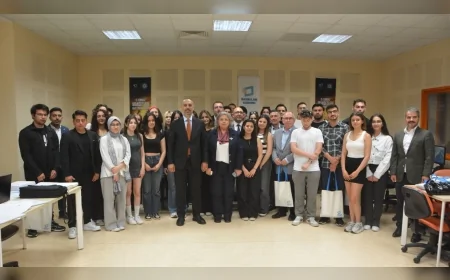 EÜ İletişim Fakültesinde düzenlenen 15 Temmuz atölyesinde milli irade manşetlere taşındı