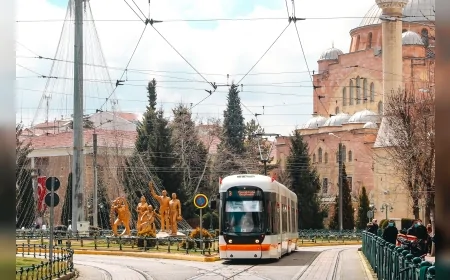 Eskişehir Büyükşehir Belediyesi AÖF Sınavı İçin Tramvay ve Otobüs Seferlerini Sıklaştıracak