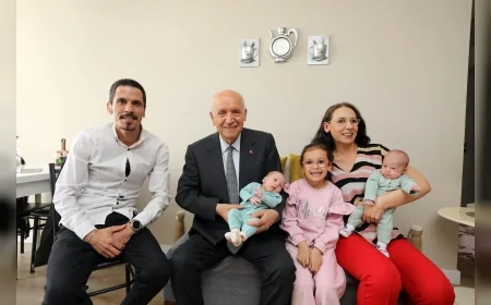 Yenimahalle Belediye Başkanı Fethi Yaşar’dan Anneler Günü’nde Tarran Ailesi’ne “Merhaba Bebek” ziyareti