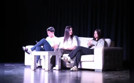 İnegöl’de 8. Genç Suare Tiyatro Festivali “Ah Şu Gençler” Oyunu ile Perdelerini Açtı