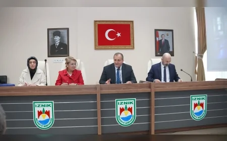 İznik Belediye Başkanı Kağan Mehmet Usta İpekyolu Birliği Başkanlığına Yeniden Seçildi