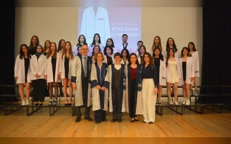 EÜ Sağlık Bilimleri Fakültesi öğrencileri beyaz önlüklerini giyerek meslek yolculuğuna başladı