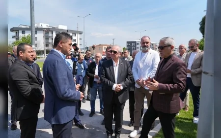 ALİAĞA BELEDİYE BAŞKANI SERKAN ACAR: “REFİK ERTEM VE ZEKİ ŞEN İSİMLERİNİ HİZMETLERİYLE ZATEN BU CADDELERE YAZDIRDI”
