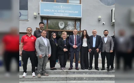 Çorum’da Mahmut Atalay ve Tevfik Kış anısına düzenlenen güreş müsabakaları büyük ilgi gördü