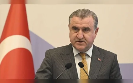GENÇLİK VE SPOR BAKANI DR. OSMAN AŞKIN BAK’TAN HENTBOL FEDERASYON KUPASI ŞAMPİYONLARINA TEBRİK