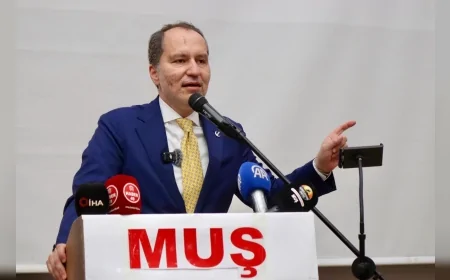 Yeniden Refah Partisi Genel Başkanı Dr. Fatih Erbakan: “Bu biberin fiyatı savaştan değil borç-faiz-zam ekonomisinden yükseliyor”