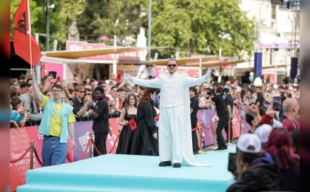Eurovision 2026’da Arnavutluk’u Temsil Eden Alis Kallaçi “Nân” Şarkısıyla Viyana Sahnesinde Dikkat Çekti