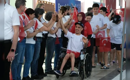 Eskişehir’de Engelsiz Kulaçlar Yarışları’nda Özel Sporcuların Performansı Alkış Aldı