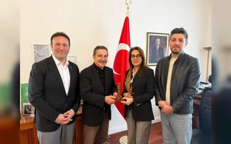 Tepebaşı Belediye Başkanı Dt. Ahmet Ataç Estonya’da akıllı şehircilik ve dijital dönüşüm projelerini anlattı