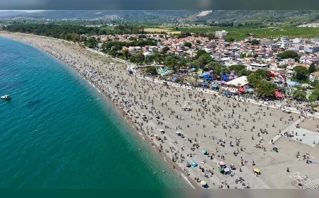 Menderes’te 15. Geleneksel Uçurtma Festivali Gökyüzünü Rengarenk Boyadı