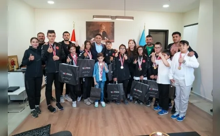 Aliağa Belediyesi Özel Sporcuları Atletizm ve Yüzmede Türkiye Dereceleriyle Büyük Başarı Elde Etti
