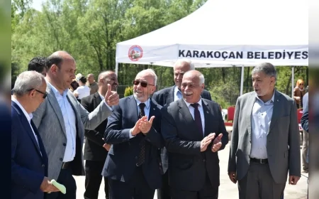 ELAZIĞ TİCARET BORSASI BAŞKANI MEHMET ALİ DUMANDAĞ KARAKOÇAN’DAKİ ÇOCUK ŞENLİĞİNDE MİNİKLERLE BİR ARAYA GELDİ