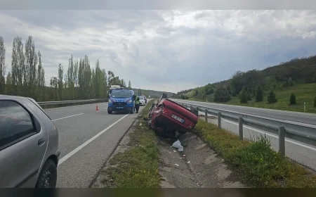 Çorum-Sungurlu kara yolunda orta refüje devrilen otomobilde 5 kişi yaralandı
