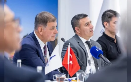 İzmir Büyükşehir Belediye Başkanı Dr. Cemil Tugay: “İzmir Kendi Enerji Yol Haritasını Oluşturmalı”