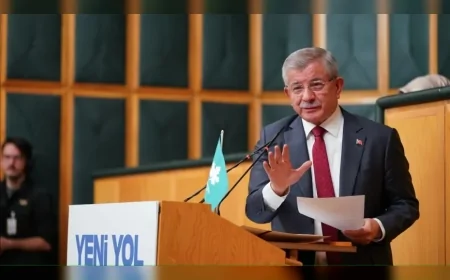 Gelecek Partisi Genel Başkanı Ahmet Davutoğlu: “Türkiye’de ahlaki çürüme ve zihni çölleşme yaşanıyor”