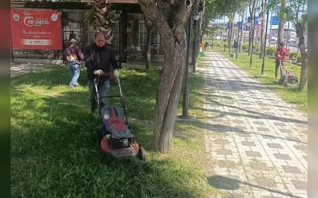 Menderes Belediye Başkanı İlkay Çiçek: “44 mahallemizde ot temizliğini düzenli sürdürüyoruz”