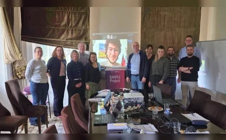 EGE ÜNİVERSİTESİ EV SAHİPLİĞİNDE SAMPLE PROJESİ TOPLANTISINDA DİJİTAL GİRİŞİMCİLİK VE SÜRDÜRÜLEBİLİRLİK ODAKLI EĞİTİM MODELLERİ İZMİR’DE MASAYA YATIRILDI