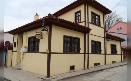 Eskişehir Büyükşehir Belediyesi Zeliha Tabanca Gençlik Danışma Merkezi’nde gençlere ücretsiz atölye programı başlatıyor