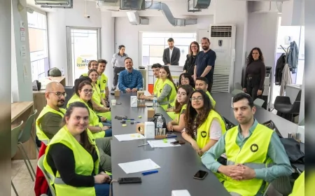 Bornova’da AHBAP gönüllüleri Gülşah Durbay Gençlik Merkezi’nde dayanışma buluşmasında bir araya geldi