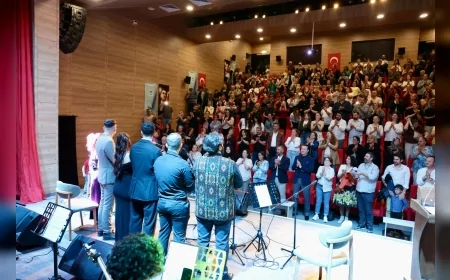 Odunpazarı Belediyesi’nin “Yarının Ustaları” konserinde genç sanatçılar büyük alkış aldı!