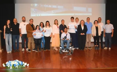 Ege Üniversitesi’nde “Engelleri Aşıyoruz” Projesiyle Altı Öğrencinin Başarı Hikâyesi Beyaz Perdeye Taşındı
