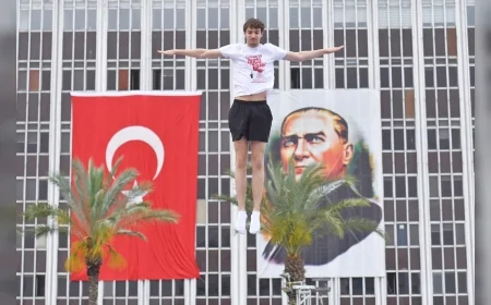 İzmir Büyükşehir Belediyesi’nin 19 Mayıs etkinlikleri spor, sanat ve gençlik buluşmalarıyla kente yayıldı