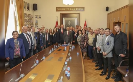Şehzadeler Belediyesi’nin Ankara Programında Muhtarlar TBMM ve Anıtkabir’i Ziyaret Etti