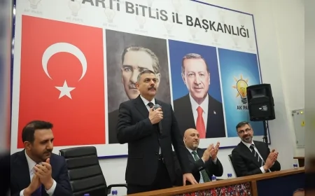 İçişleri Bakanı Mustafa Çiftçi AK Parti Bitlis İl Başkanlığı ziyaretinde teşkilatla bir araya geldi