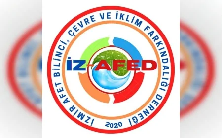 İZ-AFED YÖNETİM KURULU BAŞKANI SERVET ERTAŞ: “İZMİR KÖRFEZİ İÇİN GEÇİCİ MAKYAJ DEĞİL, KÖKLÜ VE MÜHENDİSLİK ODAKLI ÇÖZÜM ŞART”