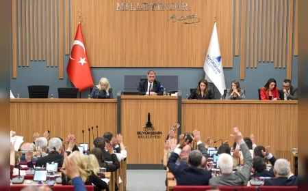 İzmir Büyükşehir Belediye Başkanı Dr. Cemil Tugay: “İzmir’in Hakkını Savunmaya Devam Edeceğiz”