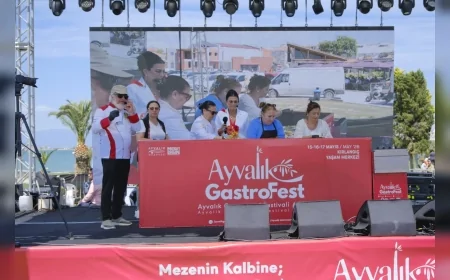 Ayvalık GastroFest’te Yarım Asırlık Lezzet Ustaları Aynı Panelde Buluştu