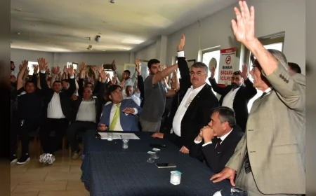 Manisa Kamyoncular Kooperatifi’nde Fahrettin Baru 246 Oyla Yeniden Başkan Seçildi