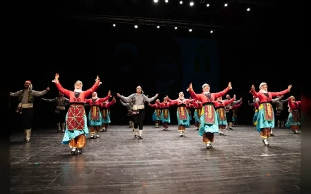 TEPEBAŞI BELEDİYESİ HALK DANSLARI TOPLULUĞU 19 MAYIS’A ÖZEL GÖSTERİYLE ESKİŞEHİRLİLERDEN TAM NOT ALDI