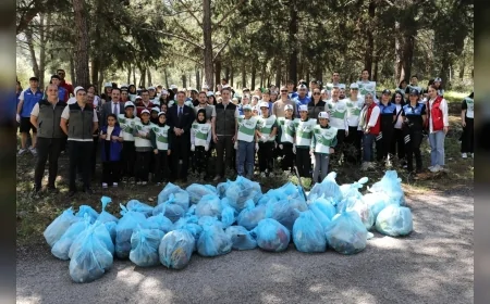 Manisa’da “Orman Benim” kampanyasında yüzlerce kilo atık toplandı, yangın riskine karşı farkındalık çağrısı yapıldı
