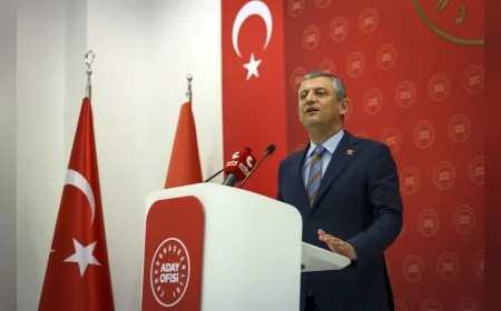 CHP Genel Başkanı Özgür Özel: “19 Mayıs’ın ışığı 19 Mart’ın karanlığını yenecek; gençlerin umudu kazanacak, Türkiye kazanacak”