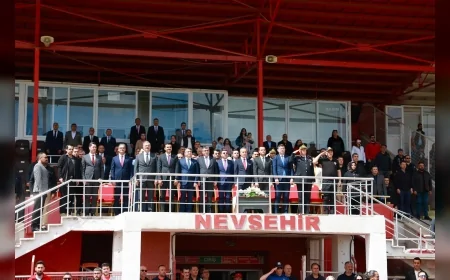 NEVŞEHİR’DE 19 MAYIS COŞKUSU STADYUMDAN KAYAŞEHİR’E TAŞTI