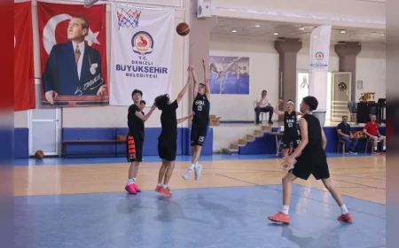 Denizli Büyükşehir’de 19 Mayıs coşkusu potadan zirveye, sahneden ödüle taşındı