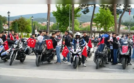 Osmancık Belediyesi’nin düzenlediği 19 Mayıs motosiklet korteji ilçede bayram coşkusuna sahne oldu