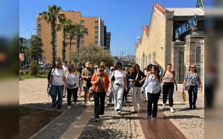 Konak Belediyesi’nin Kemeraltı Şenliği’nde düzenlediği Kültürel Miras Gezileri yoğun ilgi gördü