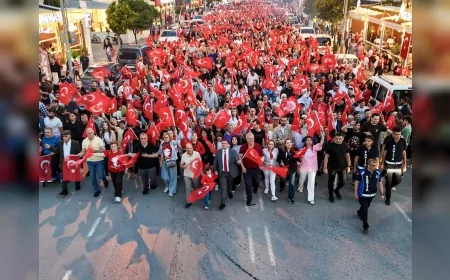 TORBALI’DA 19 MAYIS GENÇLİK VE SPOR BAYRAMI BİNLERCE KİŞİNİN KATILDIĞI FENER ALAYI VE ETKİNLİKLERLE COŞKUYLA KUTLANDI