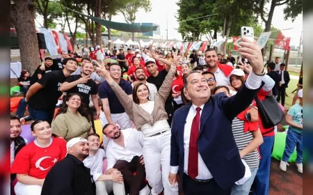 MANİSA BÜYÜKŞEHİR BELEDİYE BAŞKANI BESİM DUTLULU 19 MAYIS’TA GENÇLERLE SÜMERPARK’TA BULUŞTU
