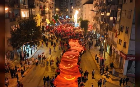Denizli Büyükşehir Belediye Başkanı Bülent Nuri Çavuşoğlu: “Cumhuriyet Sevdasıyla Tek Yürek Olmaya Devam Edeceğiz”