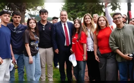 Manisa Büyükşehir Belediye Başkanı Besim Dutlulu gençlerle buluştu: “Kendinizi geliştirmeye devam edin”