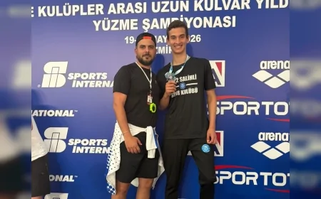 Manisalı yüzücü Eren Ayaz Türkiye Sportif Kulüpler Arası Şampiyonası’nda Türkiye ikincisi oldu