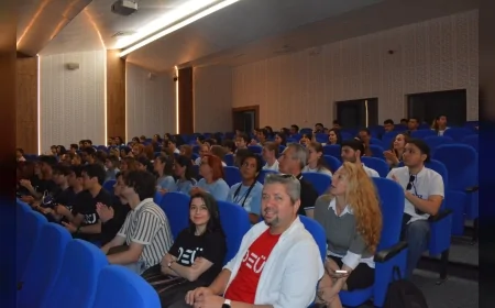 Ege Üniversitesinde Düzenlenen Münazara Yarışmasında Gençler Yapay Zekâyı Tartıştı