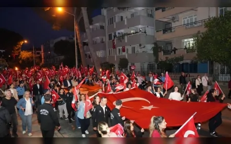 Milas’ta 19 Mayıs Coşkusu Fener Alayı ve Işın Karaca Konseriyle Geceye Taşındı